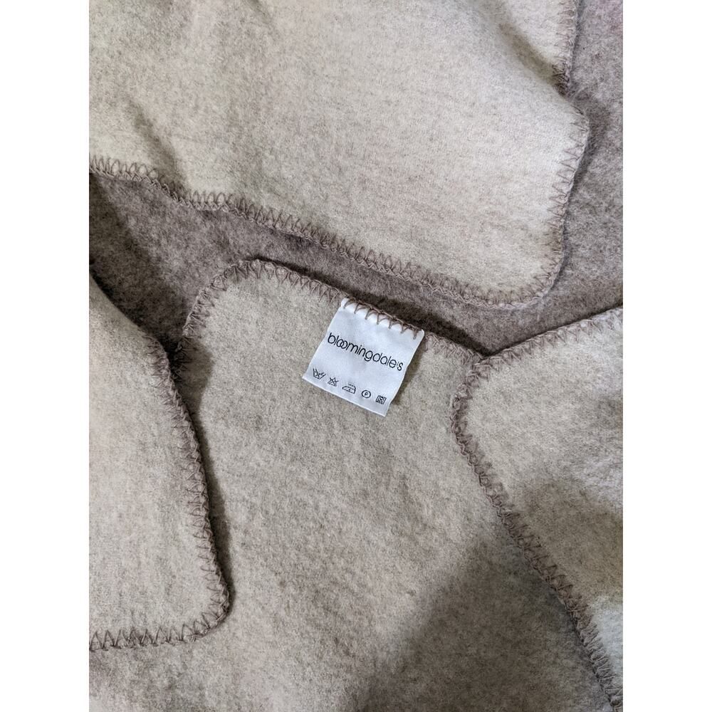 Merino Wool Bloomingdale's cover Q/K Tan/cream Whipstitch Reversible used good - Picture 5 of 9